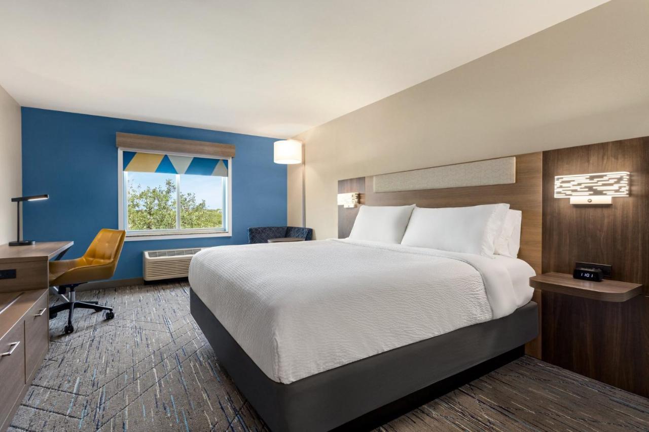Holiday Inn Express Hotel & Suites Fort Pierce West By Ihg Exterior photo