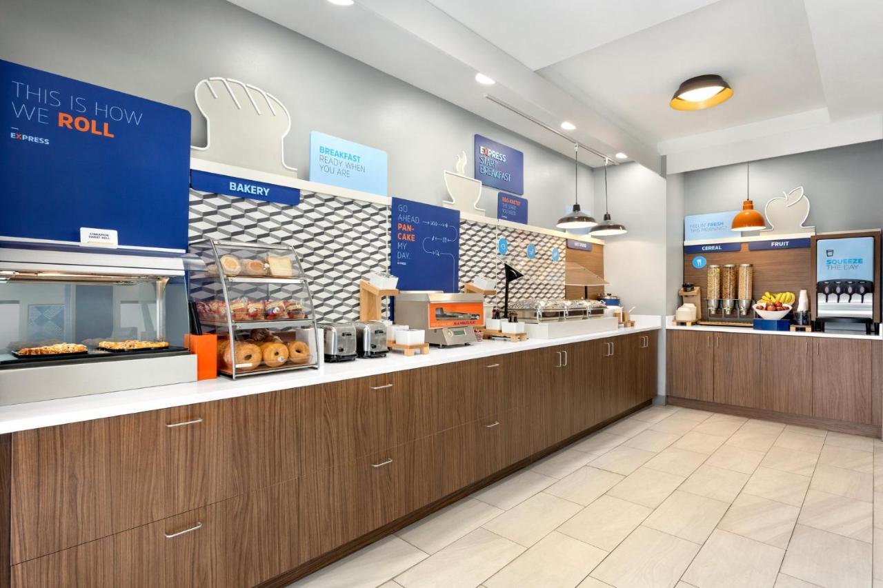 Holiday Inn Express Hotel & Suites Fort Pierce West By Ihg Exterior photo