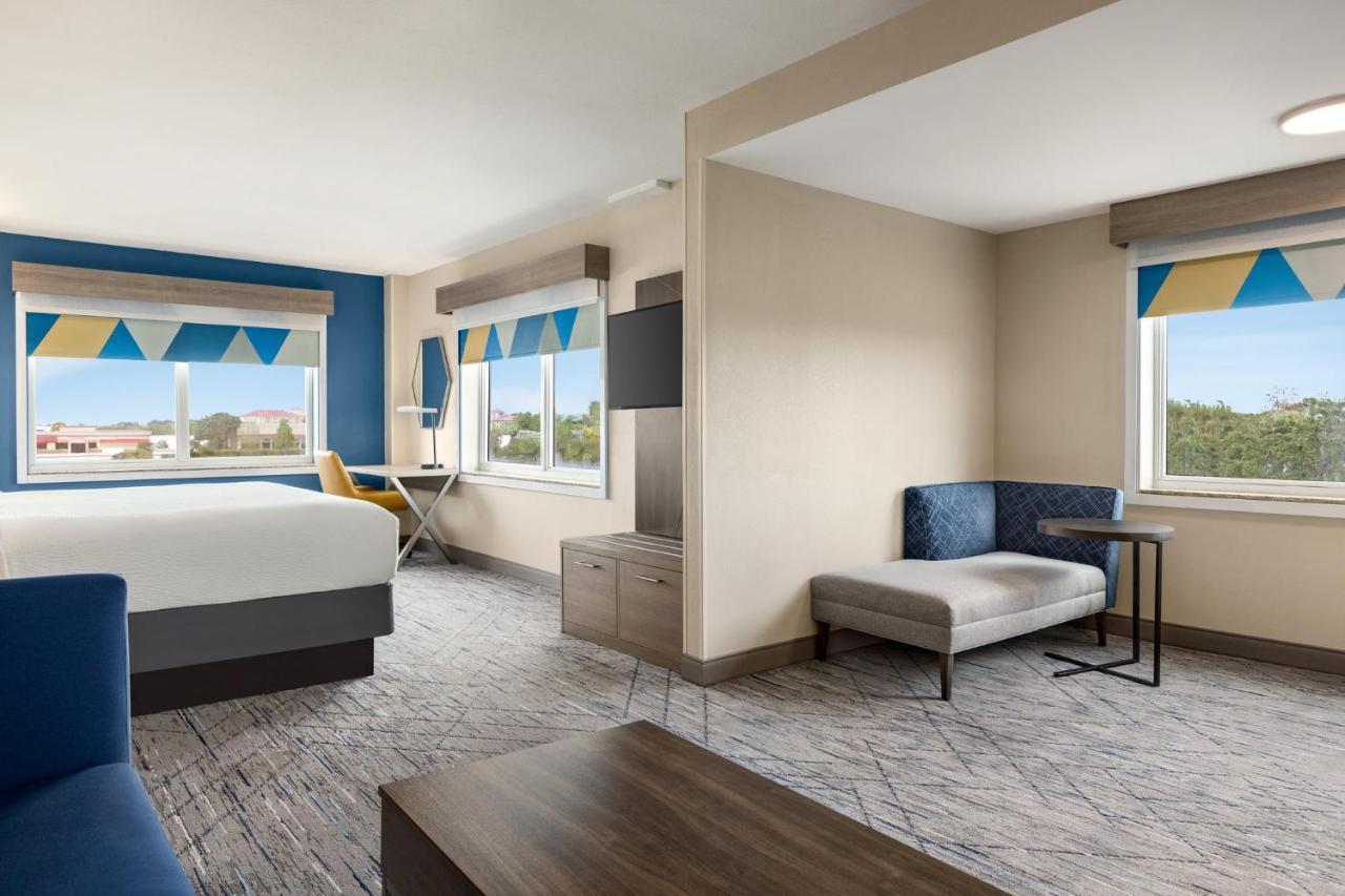 Holiday Inn Express Hotel & Suites Fort Pierce West By Ihg Exterior photo