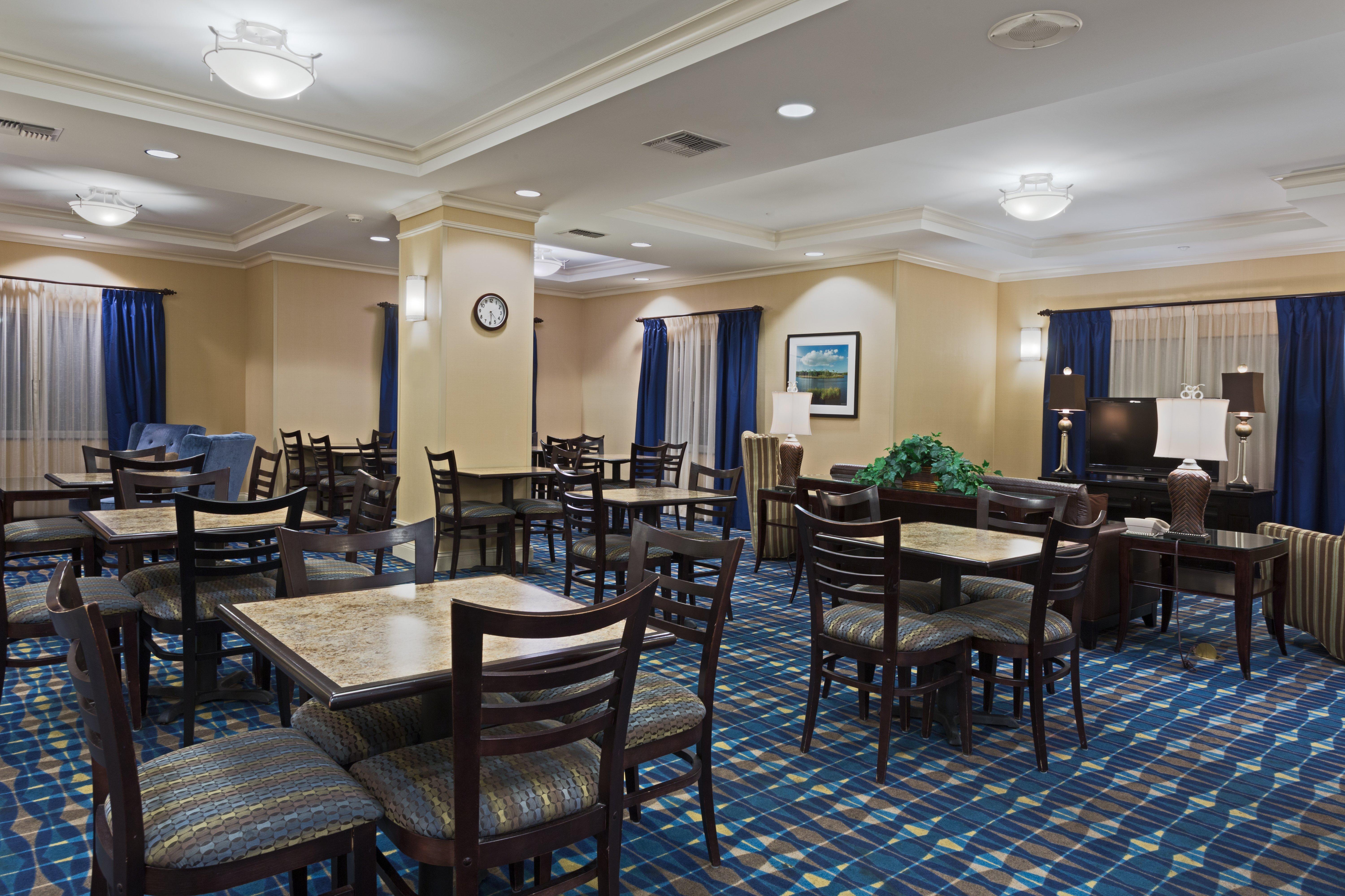 Holiday Inn Express Hotel & Suites Fort Pierce West By Ihg Exterior photo